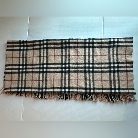 Authentic Burberry Classic Nova Check Scarf, lap blanket, shawl 100% pure wool - Picture 11 of 15